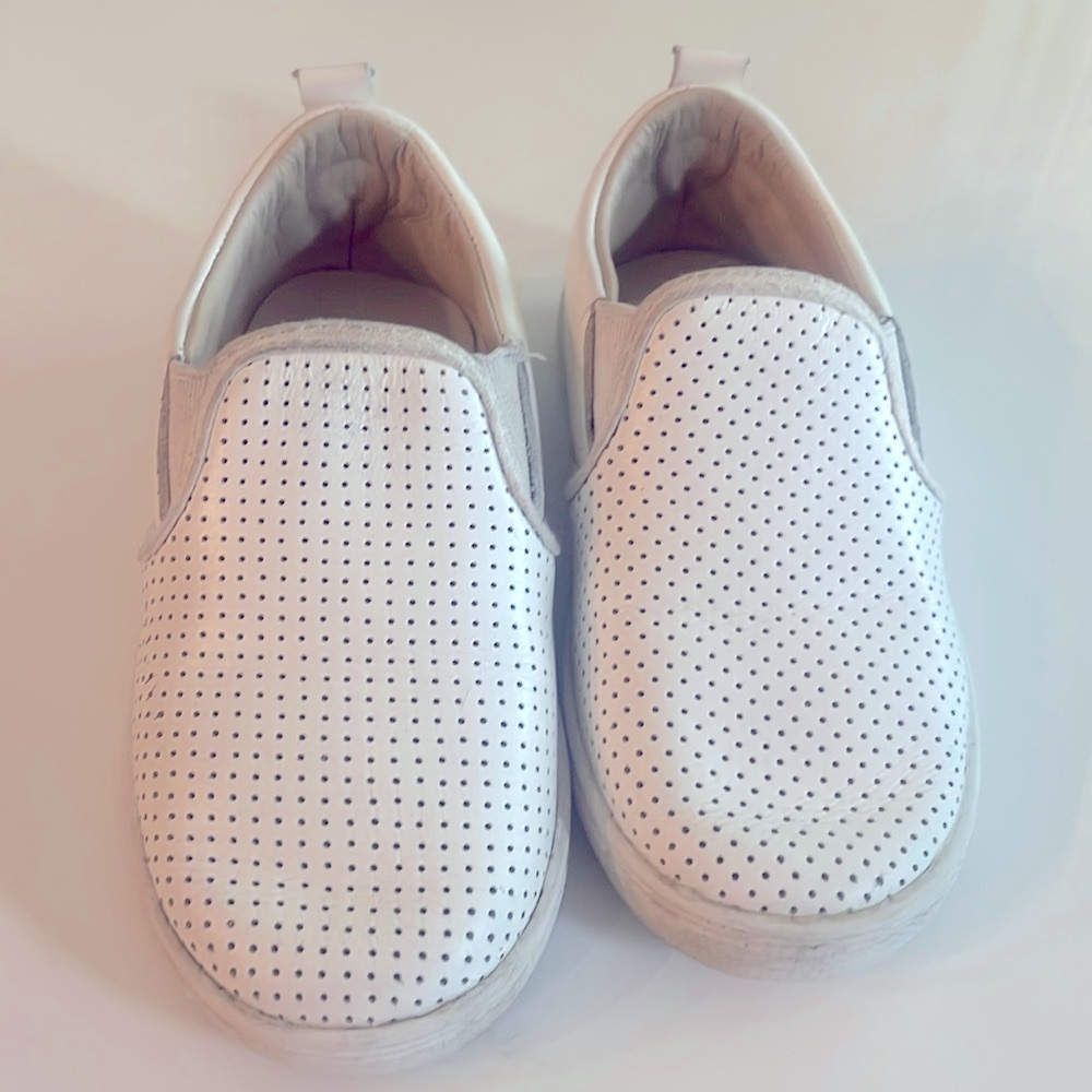 Little Bipsy Slip-on Sneaker. Size 6